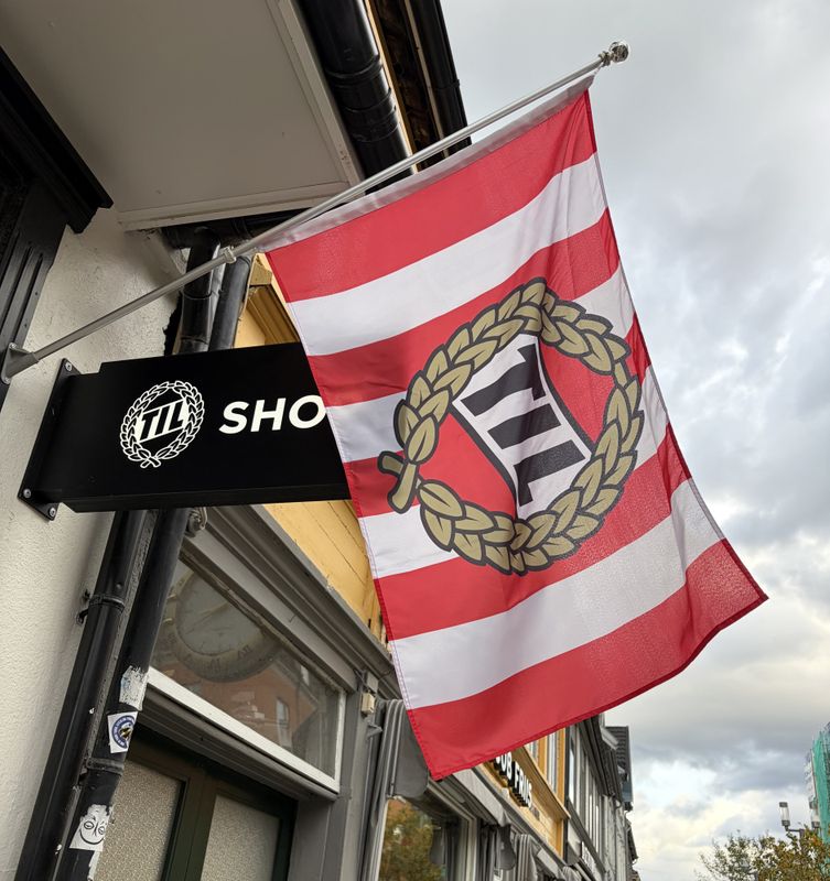 balcony flag loose